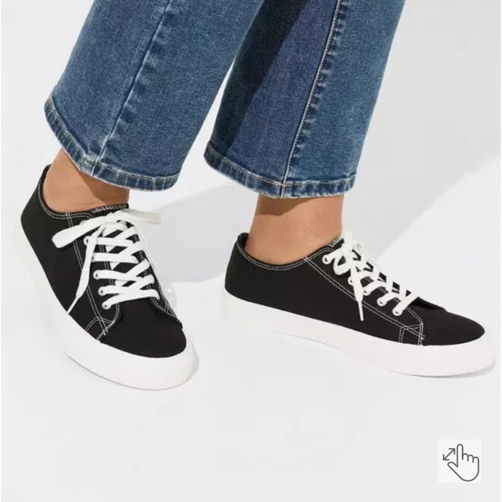 Torrid lace up sneakers 10 wide